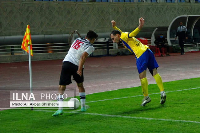 بازی تیم های شهر خودرو مشهد و نفت مسجد سلیمان