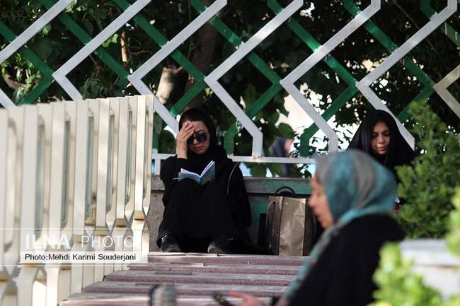 روز عرفه در گلستان شهدای اصفهان