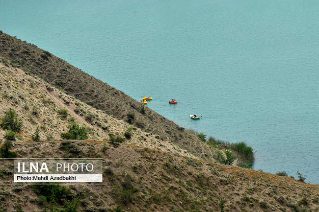 دریاچه زیبای وَلَشت