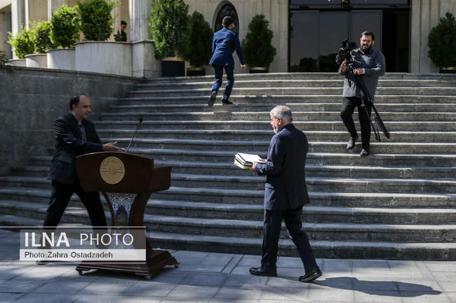 حاشیه جلسه هیات دولت - 9 مهر