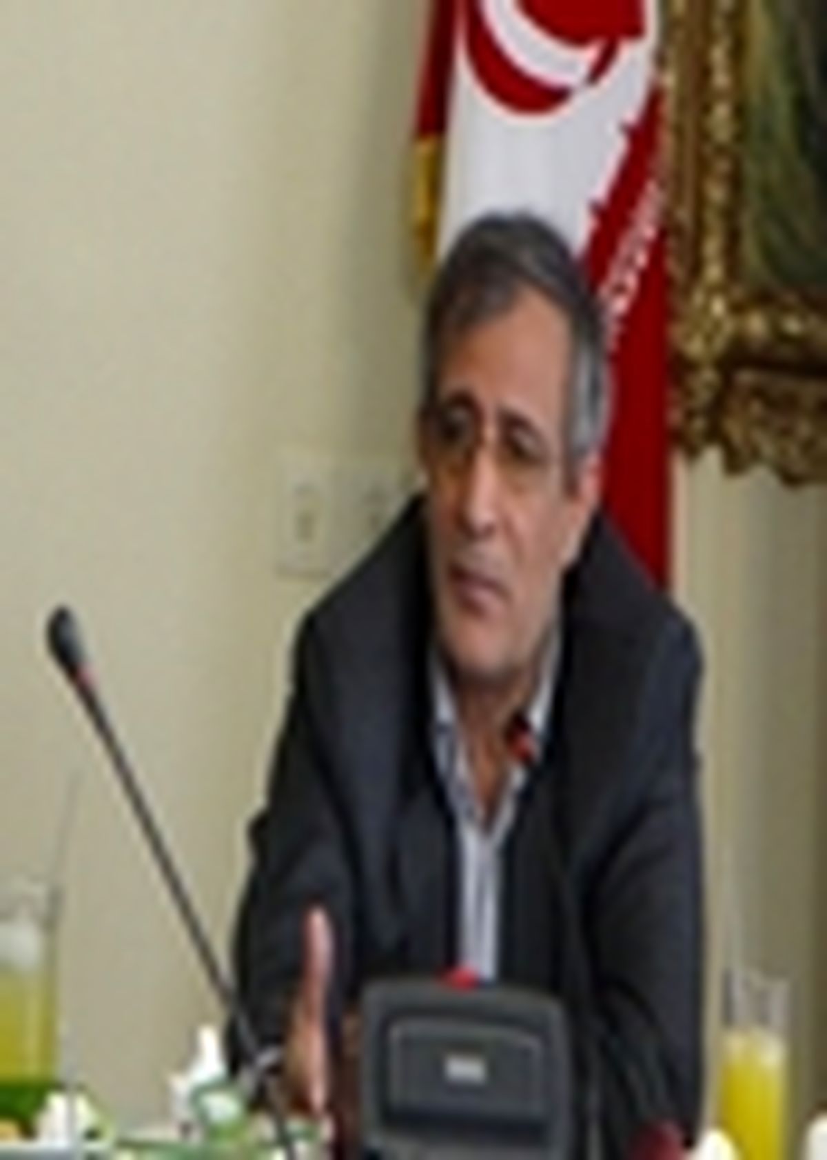 نرده‌ها ودیوارهای حریم ساختمان‌های شهرداری مرکز تبریز برچیده شد
