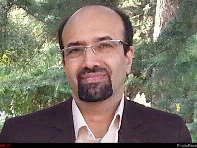 برای حرکت به سمت توسعه به حکومتی قوی اما محدود نیاز داریم/ اجرای پروژه‌های نمایشی و انتصاب مدیران نالایق و همسو نتیجه اقتصاد نفتی است 
