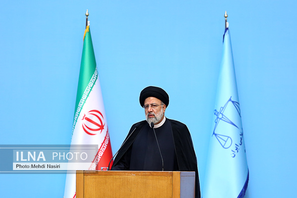 همه مدیران باید از چهره‌های انقلابی انتخاب شوند