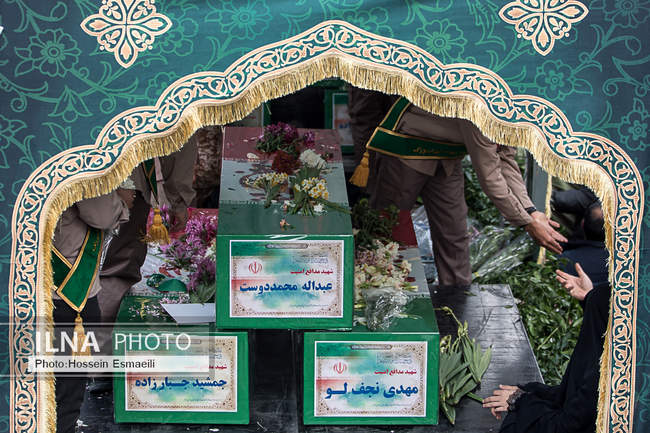 تشییع پیکر ۱۰۰ شهید مردمی و مدافع امنیت در تهران