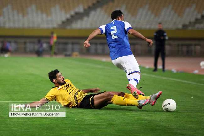 پیروزی کم رنگ  تیم سپاهان برابر  تیم هوادار 