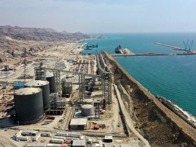 افتتاح تأسیسات بندری کارخانه آلومینیوم لامرد در سال ۱۴۰۰