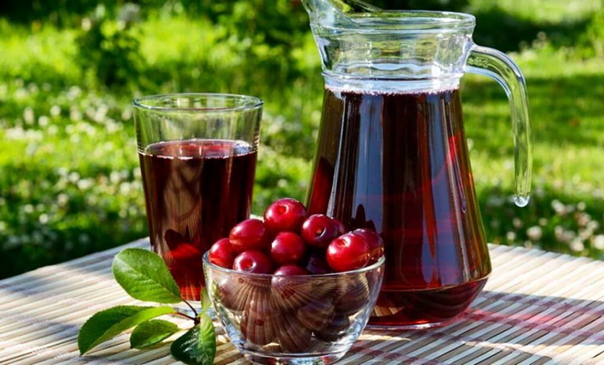 طرز تهیه شربت آلبالو خوشرنگ 