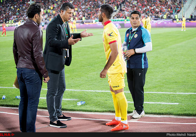 مسابقه فوتبال بین دوتیم پرسپولیس تهران و نفت تهران