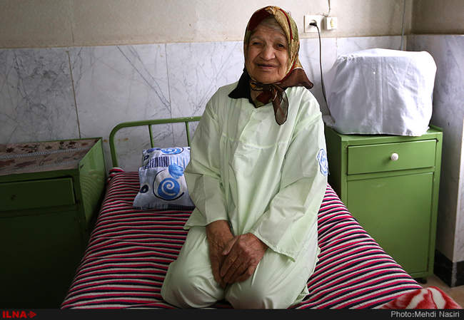 دیدار رئیس جمهور از خانه سالمندان و معلولین مجتمع قدس