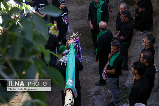 آئین سنتی علم گردانی در روستای تاریخی هزاوه
