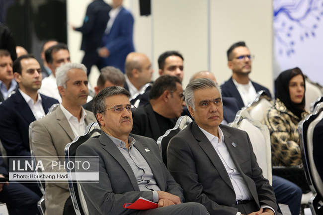 نشست رونمایی از گزارش 1403 شرکت صنایع تولیدی کروز