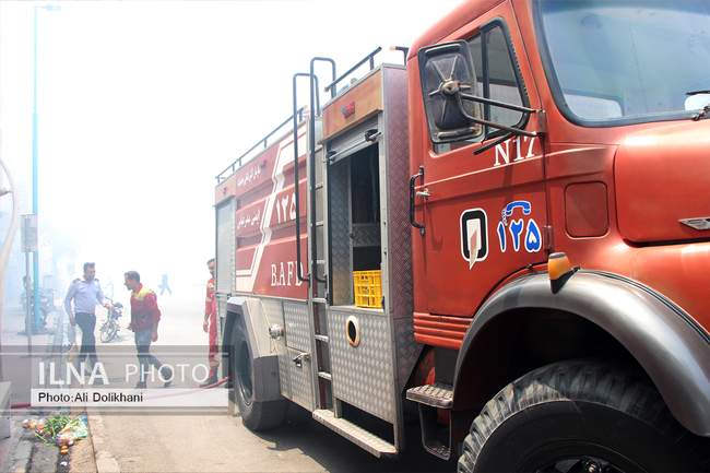 آتش سوزی در محل انباشت ضایعات در بازار بندرعباس