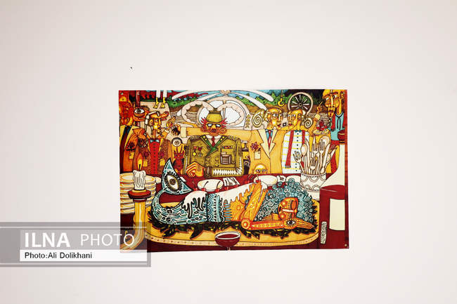 نمایشگاه «صلح» در فین؛ پوسترهای آذرخش فراهانی روی دیوار فرهنگ