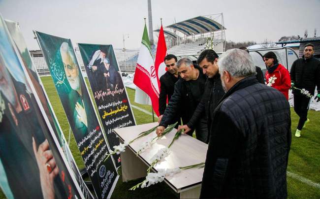 ادای احترام بازیکنان تراکتور به شهید سلیمانی (گزارش تصویری)