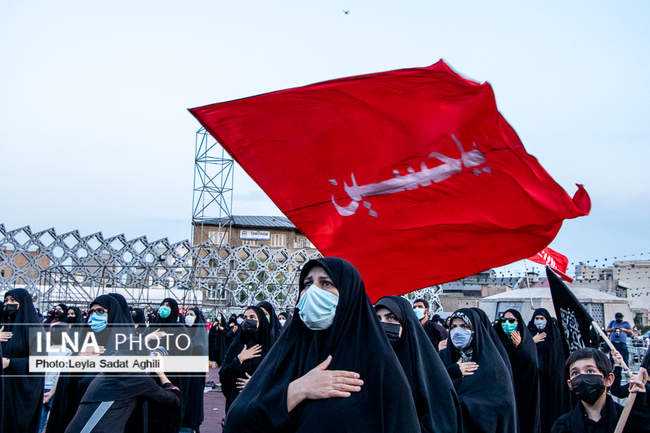 اجتماع بزرگ زنان عاشورایی در میدان امام حسین(ع)