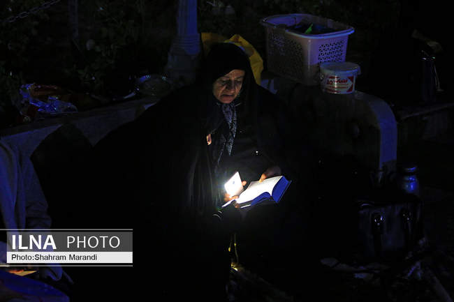 احیای شب بیست و یکم ماه رمضان در گلستان شهدا‎ اصفهان