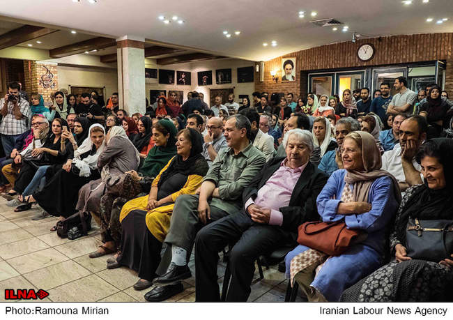 آیین افتتاح و اجرای نمایش اسم در تماشاخانه ایرانشهر‎ 