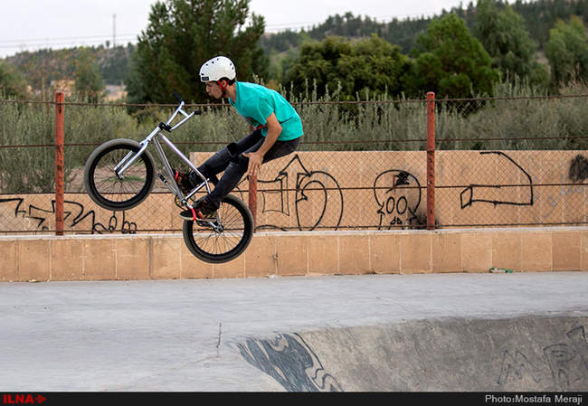 آماده سازی تیم دوچرخه سواری بی ام ایکس در بوستان علوی قم