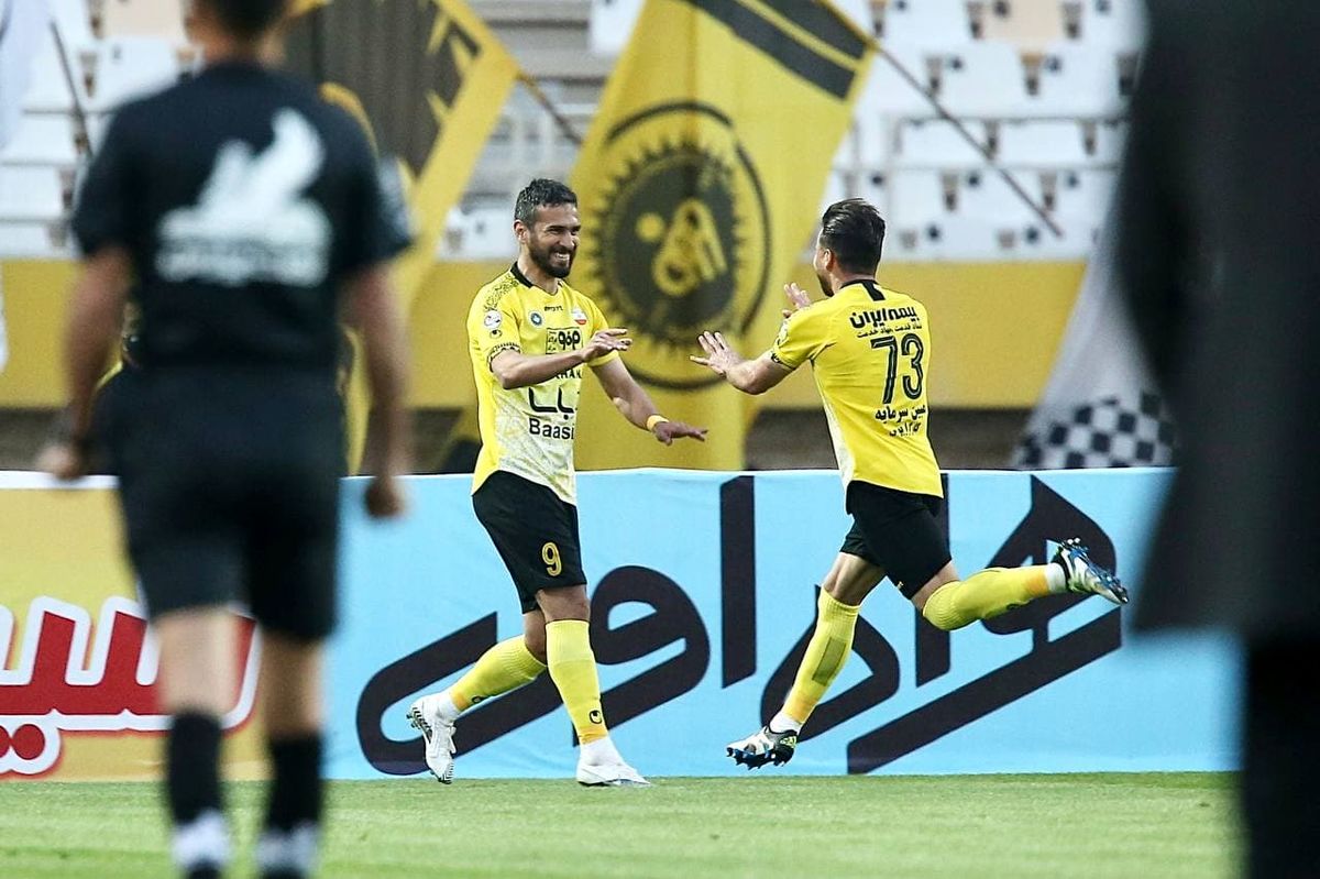 شبهه در گل دوم سپاهان به پرسپولیس؛ سروش یا سجاد؟ (ویدیو)