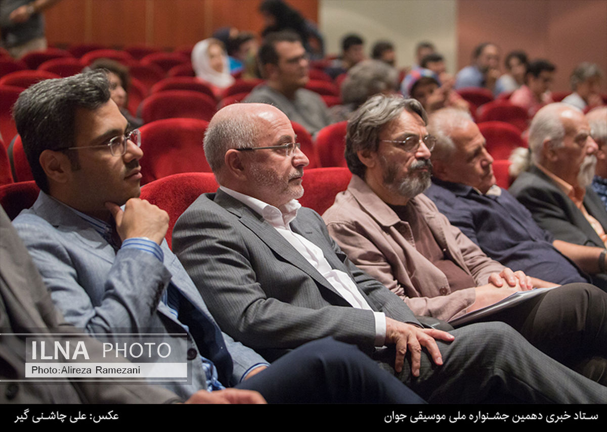 دعوت حسین علیزاده از سرمایه‌گذاران برای حمایت از موسیقی 