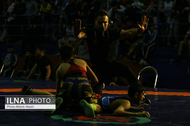 مسابقات کشتی پهلوانی نونهالان و نوجوانان