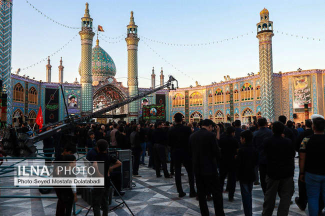 عزاداری مردم آران‌و‌بیدگل شب تاسوعای حسینی در حرم محمد‌‌ هلال‌ بن