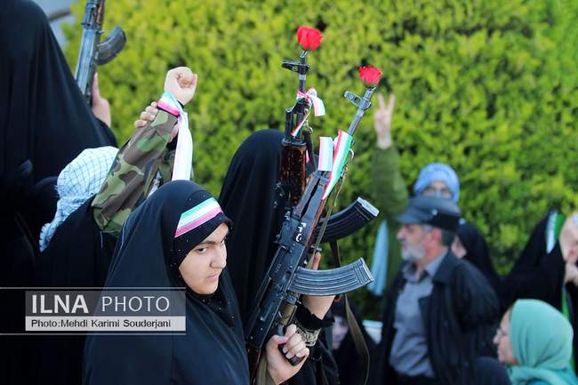 اجتماع و رژه دختران جان فدا در اصفهان