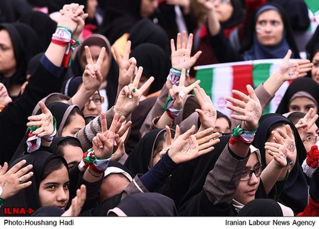 حضور رییس جمهور در راهپیمایی یوم الله ۲۲ بهمن