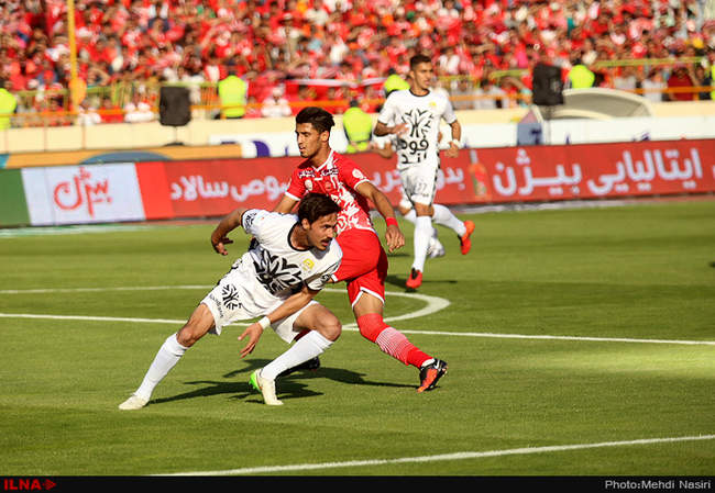 دیدار تیم های فوتبال پرسپولیس تهران و راه آهن تهران/2