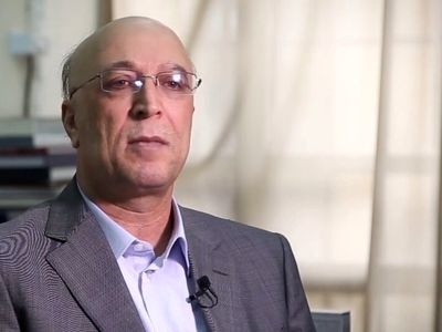 با کسانی که برای نظام "آبرو" هزینه نمی‌کنند، هم‌خط نیستم