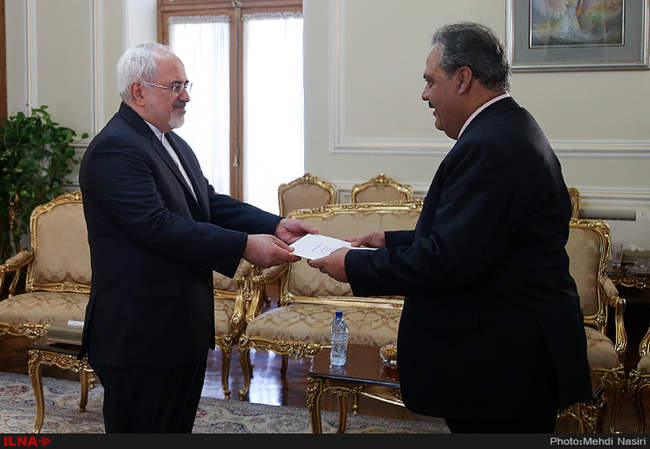 تقدیم استوارنامه آصف درانی سفیر جدید پاکستان به ظریف وزیر امورخارجه 