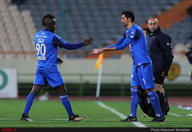 لیگ برتر فوتبال - دیدار استقلال تهران و نفت مسجد سلیمان