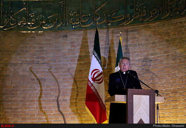 رونمایی از تندیس پنه لوپه