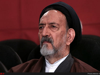 دعاهای زیادی پشت سرتان است/ استعفا ندهید 