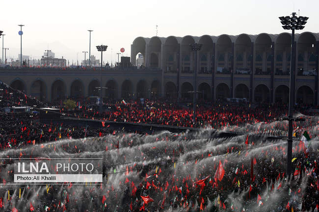 اقامه نماز بر پیکر رهبر شهید انقلاب در مصلای تهران / 7