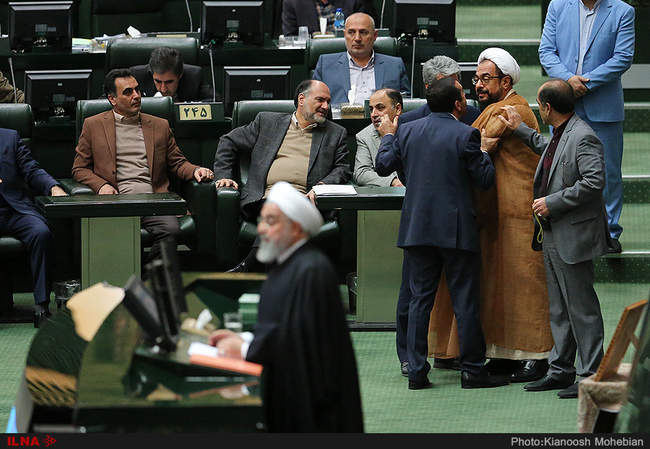 تقدیم لایحه بودجه سال ۱۳۹۸ به مجلس توسط رئیس جمهور 