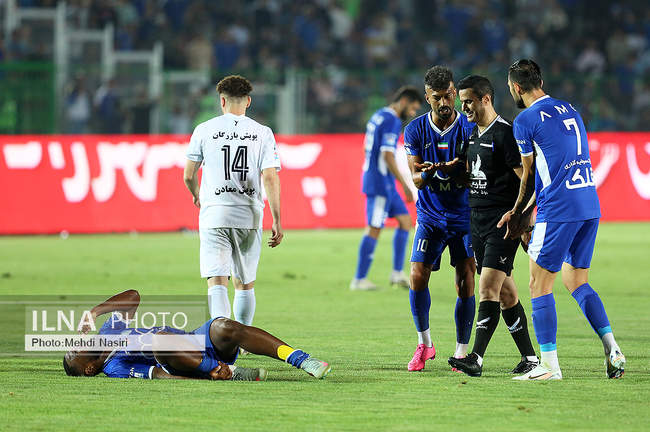 گزارش تصویری دیدار تیم های فوتبال استقلال تهران و ذوب آهن اصفهان