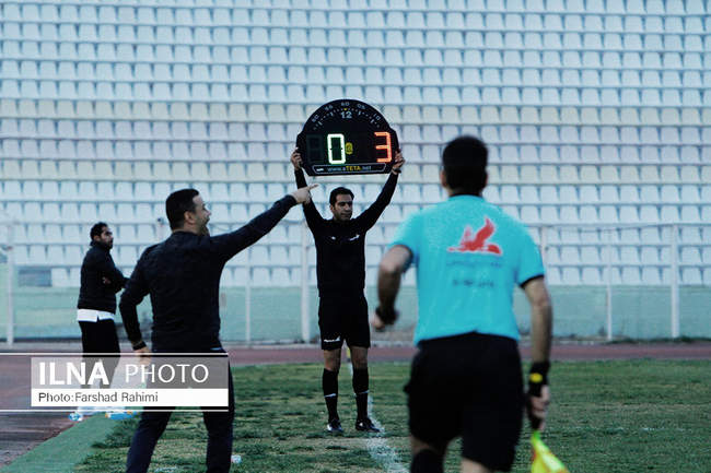 دیدارتیم های فجرشهیدسپاسی شیراز وشهرخودرو مشهد