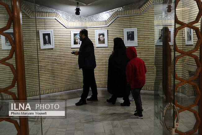 گردشگران نوروزی در مقبرةالشعرا