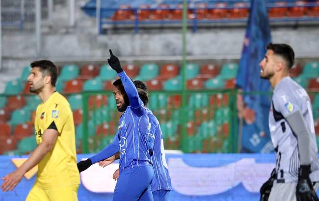 گزارش تصویری بازی استقلال ۳-۲ شمس آذر