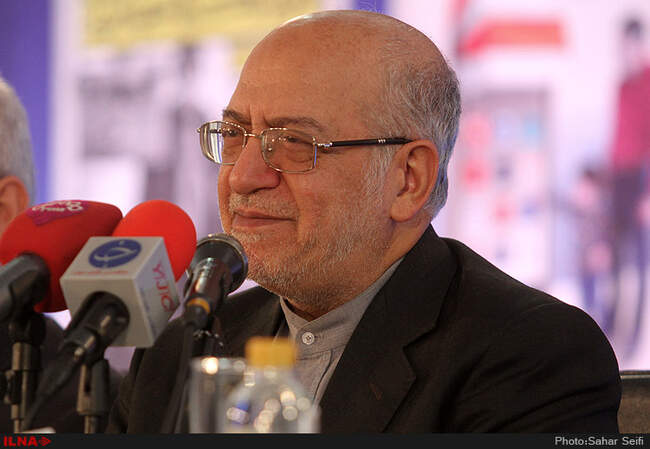 نشست خبری محمدرضا نعمت‌زاده وزیر صنعت، معدن و تجارت در بیست و دومین نمایشگاه مطبوعات و خبرگزاری‌ها