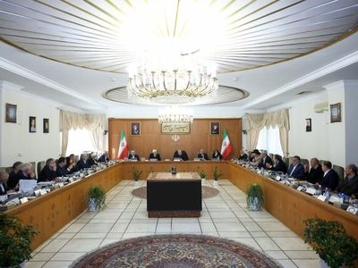 تاکید پزشکیان بر پیگیری مطالبات فعالان اقتصادی در دولت