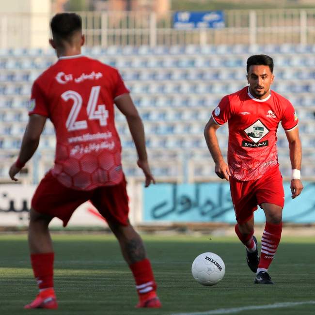 گزارش تصویری نیمه اول دیدار تراکتور و ذوب آهن