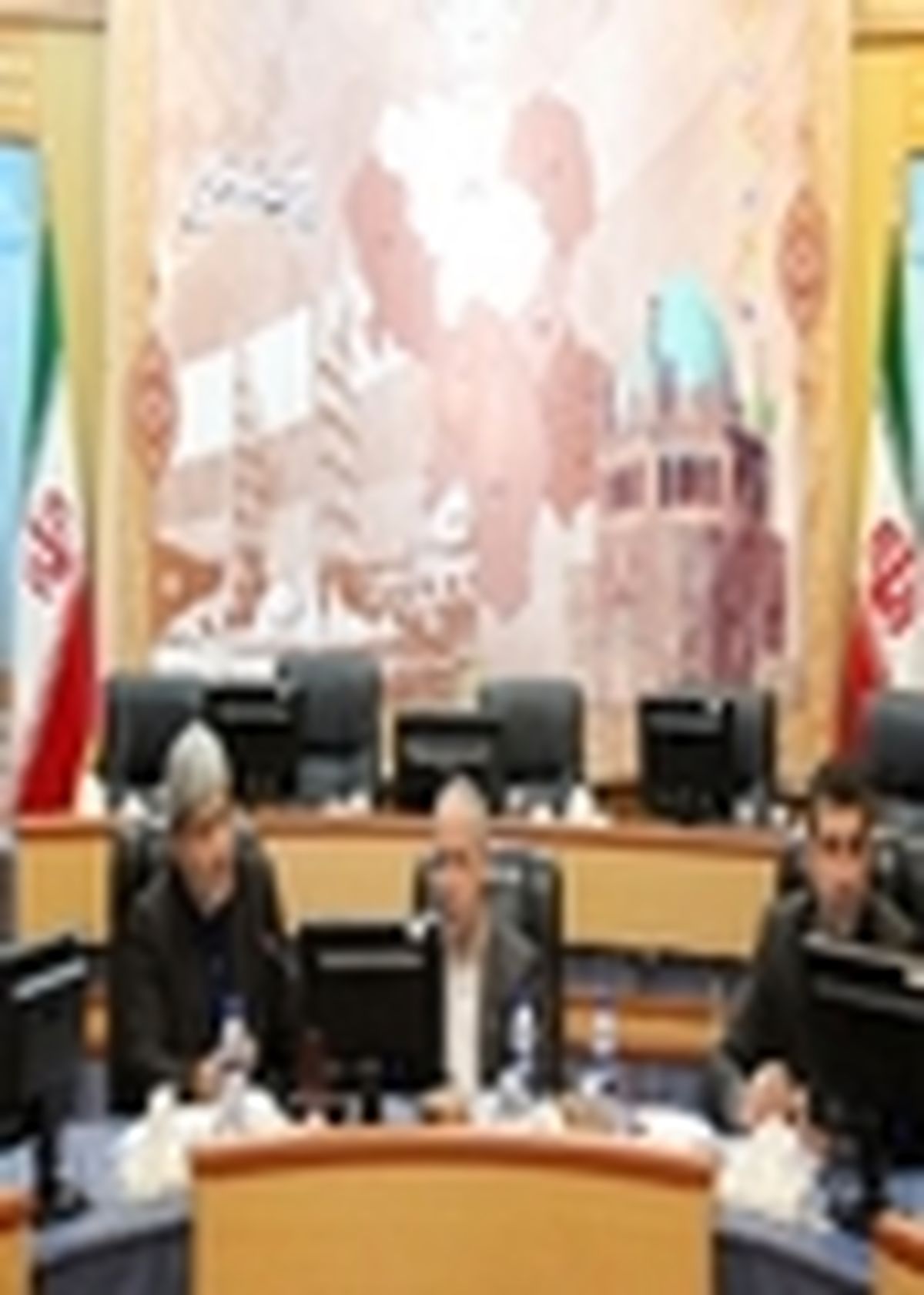 در بررسی و اعطای تسهیلات در سیستم بانکی کشور انحرافی وجود دارد