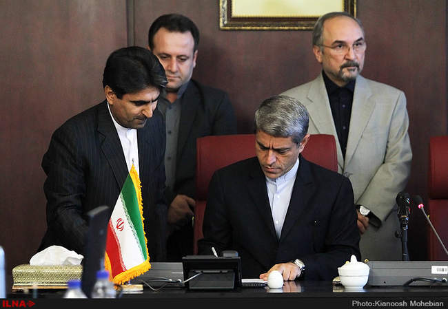 امضای تفاهمنامه همکاری میان وزرای اقتصاد ایران و لهستان