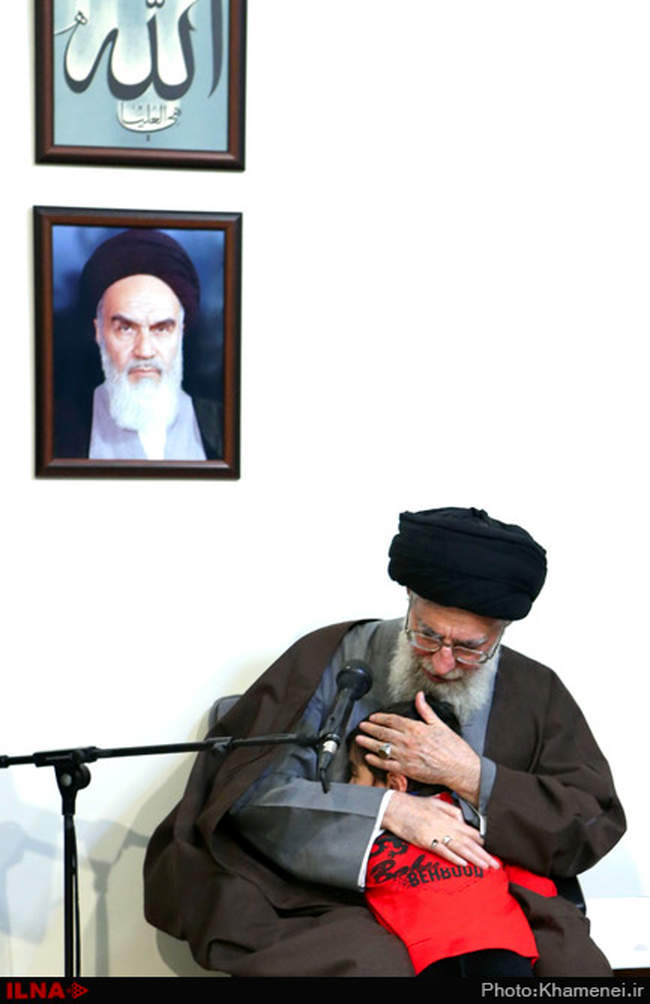 دیدار خانواده شهدای مدافعان حرم اهل بیت(ع) با رهبر انقلاب