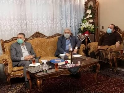 دیدار سورنا ستاری با خانواده شهید فخری‌زاده