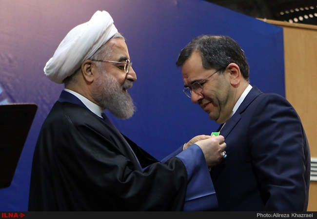 مراسم تجلیل از خانواده شهدای هسته‌ای و افتخار آفرینان برجام/1