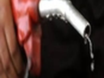 سهمیه بنزین ۴۰۰ تومانی همچنان معتبر خواهد بود
