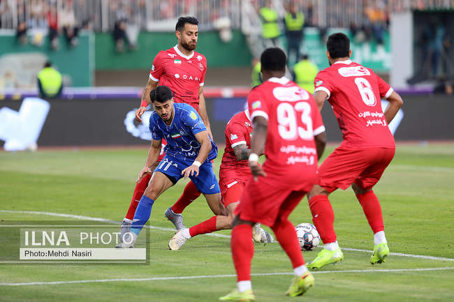 دیدار تیمهای استقلال تهران و پرسپولیس تهران